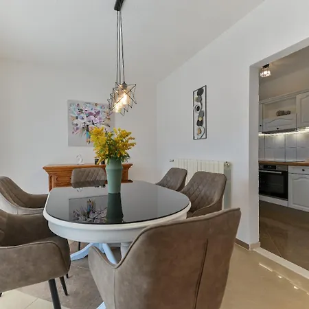 Apartament Vera - With Nice View Trogir
